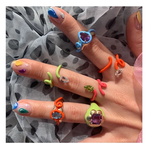 🧡 Orange Baby Tendril Vine Enamel Ring ✨ - Picture 10 of 10